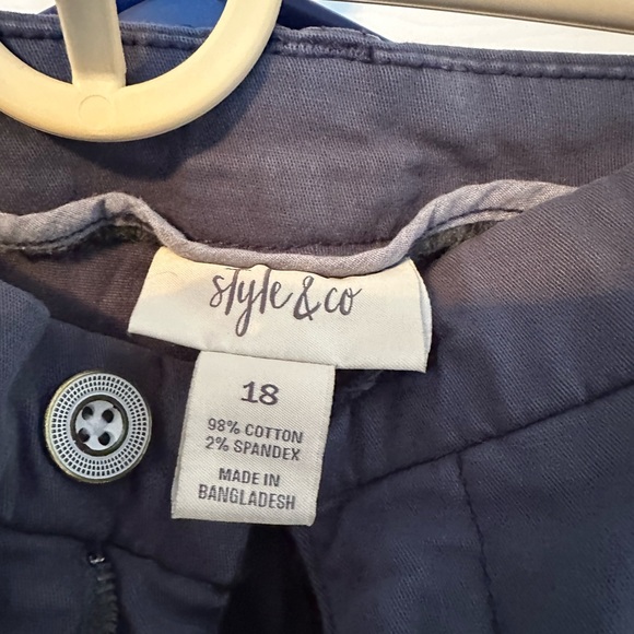 Style & company chinos.  Women’s 18W. Barely worn. - Picture 2 of 3